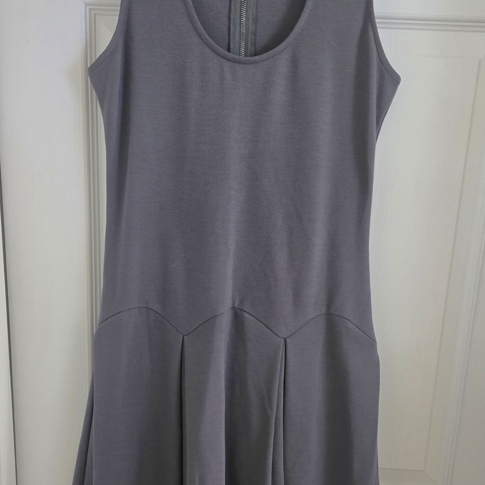 Elegant Gray Sleeveless Dress